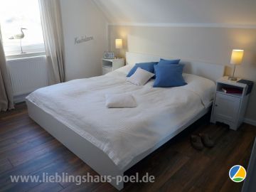 LIEBLINGSHAUS 2 - das 1. Schlafzimmer im OG mit Doppelbett