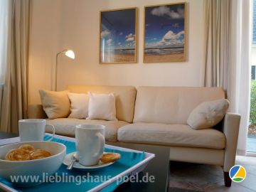LIEBLINGSHAUS 2 - mit gemütlichem Echtledersofa und zwei passenden Sesseln