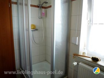 LIEBLINGSHAUS 2 - das Tageslichtbad im EG mit Waschbecken, WC, Dusche und Sauna