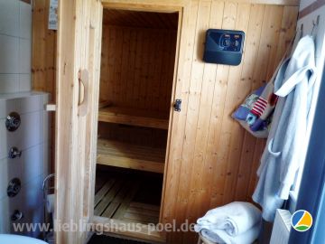 LIEBLINGSHAUS 1 - das Tageslichtbad im EG mit Waschbecken, WC, Dusche und Sauna