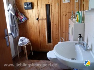 LIEBLINGSHAUS 2 - das Tageslichtbad im EG mit Waschbecken, WC, Dusche und Sauna